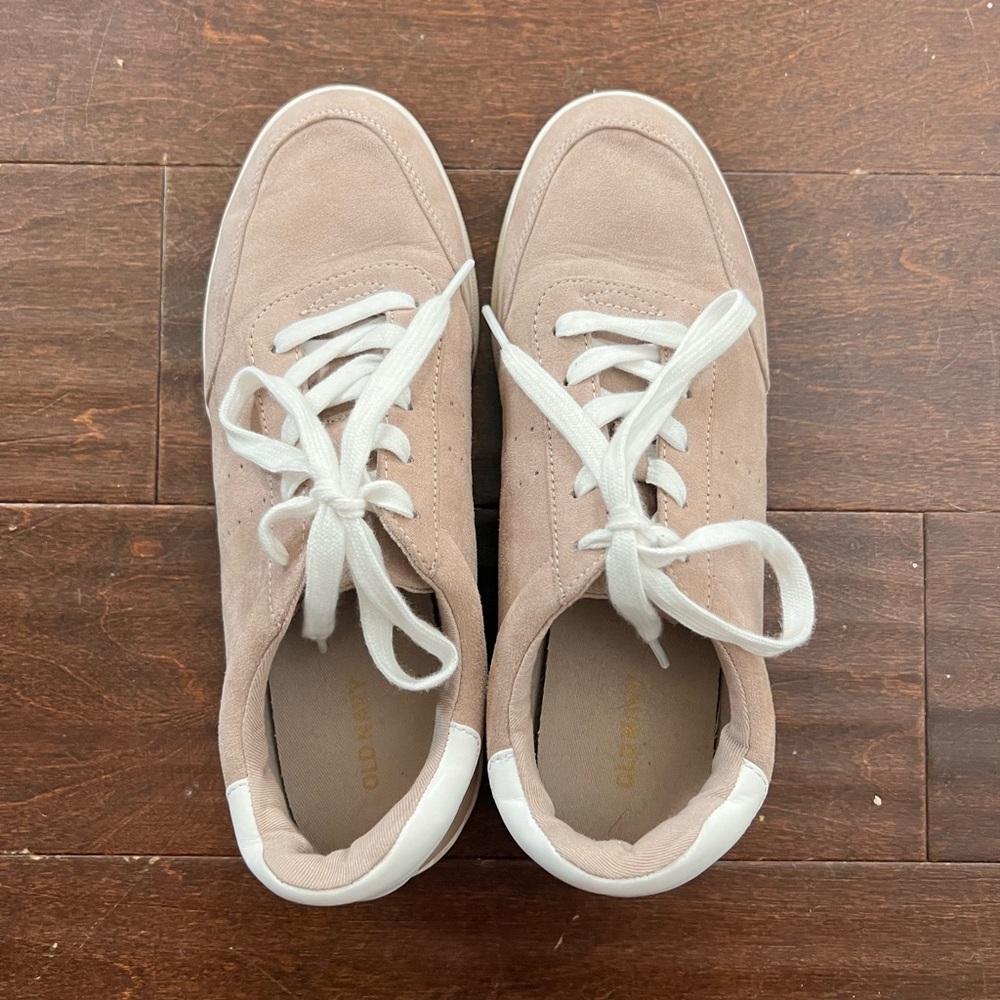 Old Navy Women's Tan Sneakers